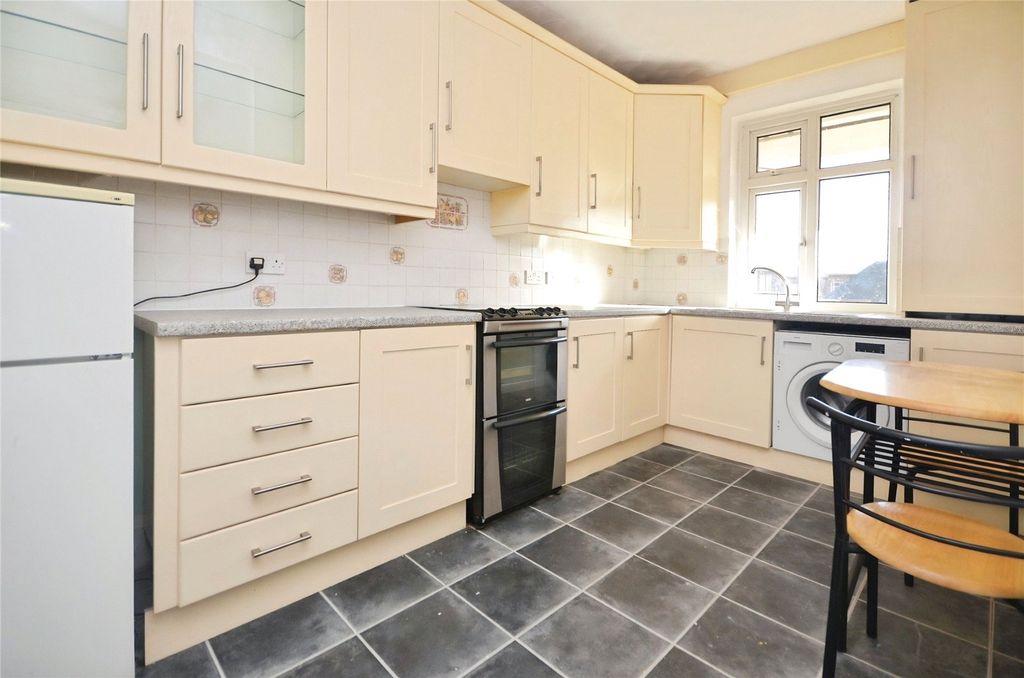 Property photo 3 of 6 Picture No. 02