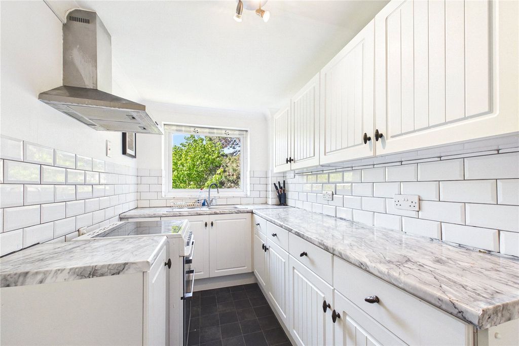 Property photo 2 of 8 Picture No. 06