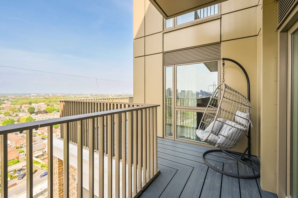 Property photo 2 of 29