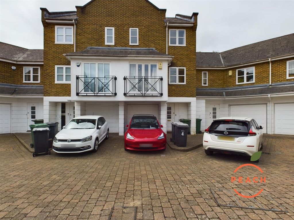 Property photo 1 of 20 Cam04237G0-Pr0005-Still020.Jpg