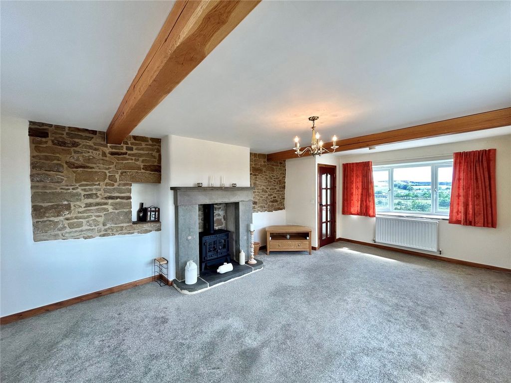 Property photo 2 of 15 Front Room