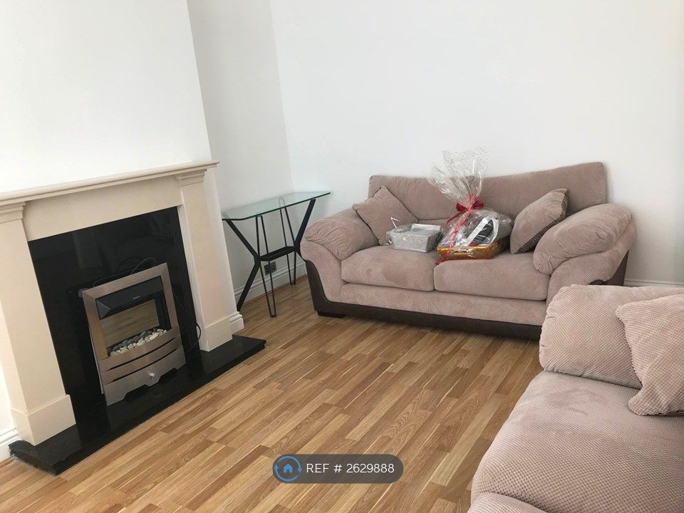Property photo 1 of 8 Lounge