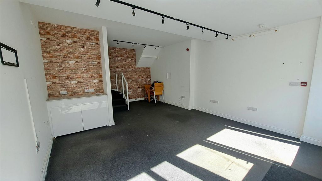 Property photo 2 of 5 Retail Area