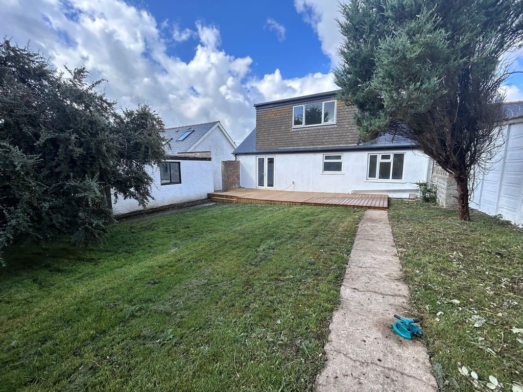Property photo 3 of 23