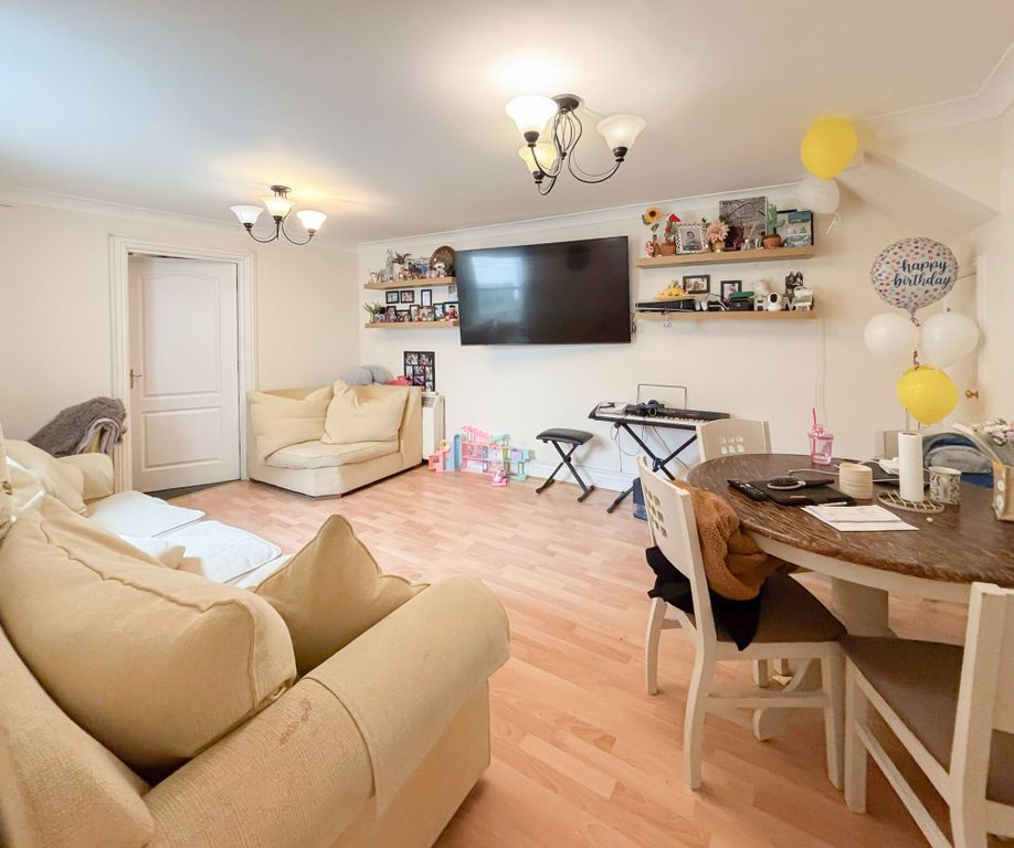 Property photo 3 of 17