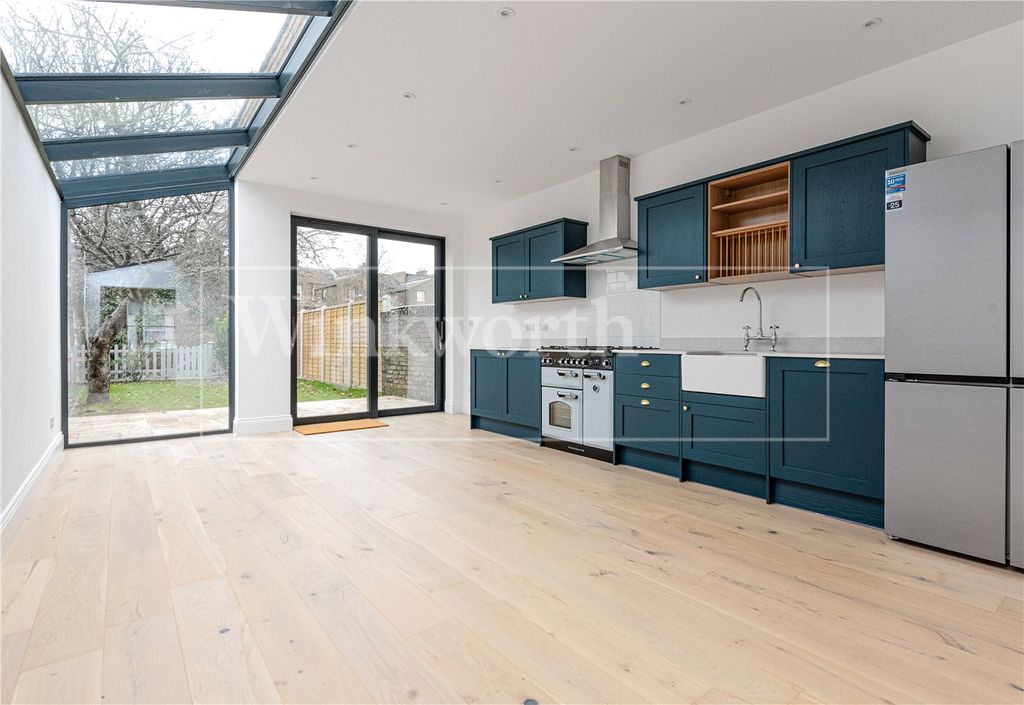 Property photo 1 of 16 Picture No. 25