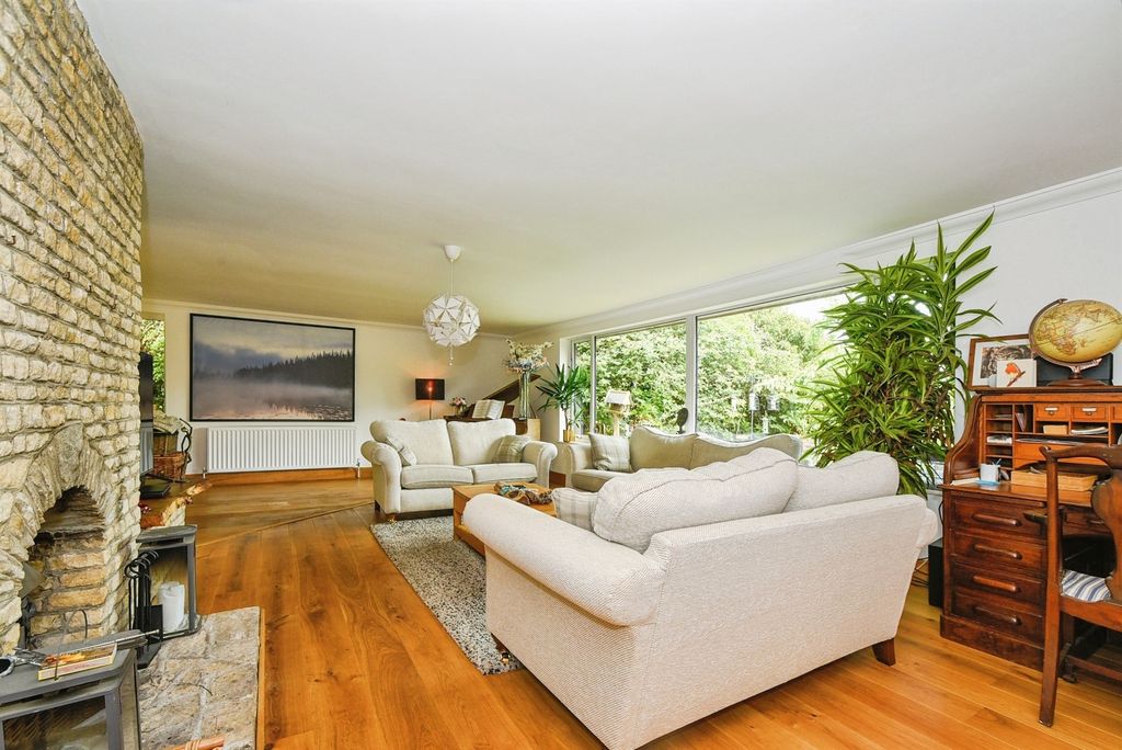 Property photo 3 of 24