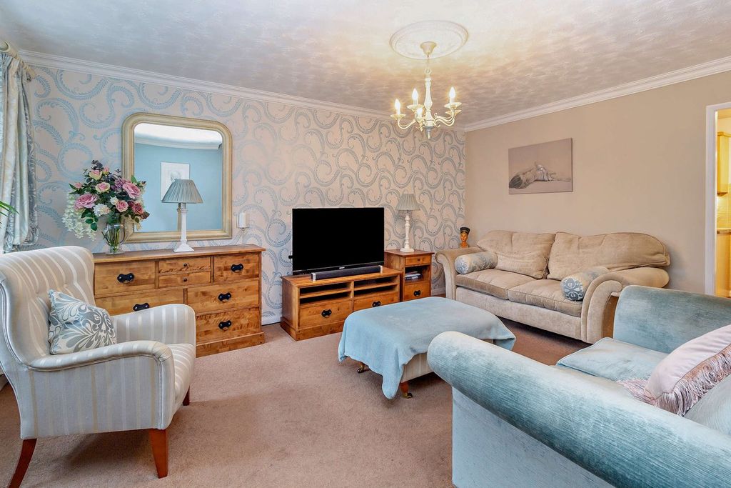 Property photo 2 of 21