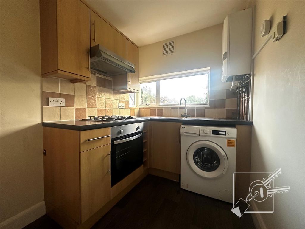 Property photo 3 of 7 Kitchen