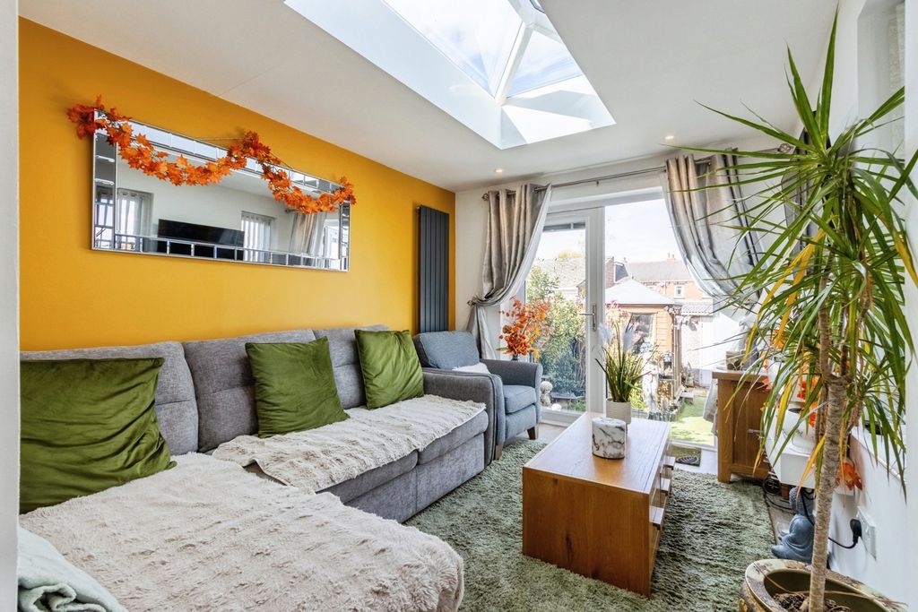 Property photo 2 of 24 Pbox-Img.Jpg