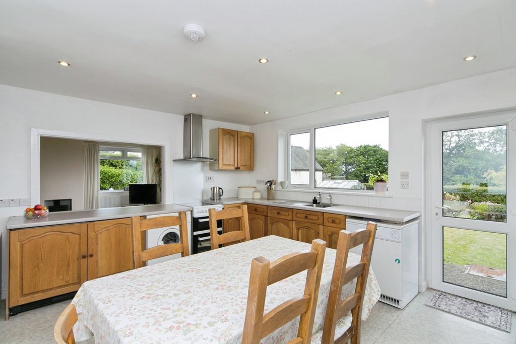 Property photo 3 of 17 Photo