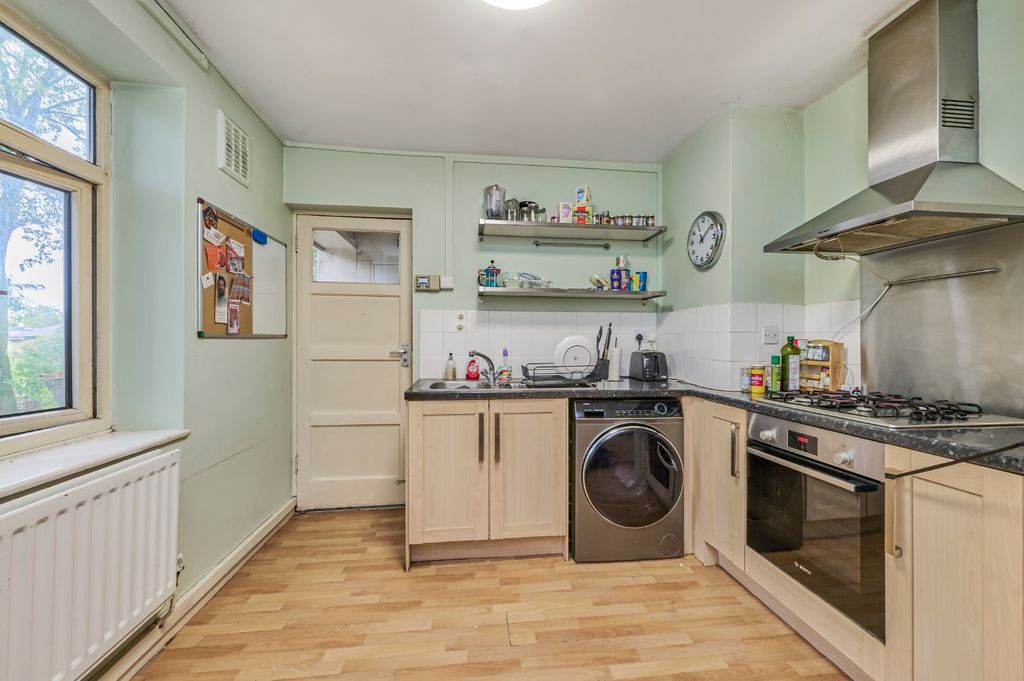 Property photo 3 of 10 Picture No. 27
