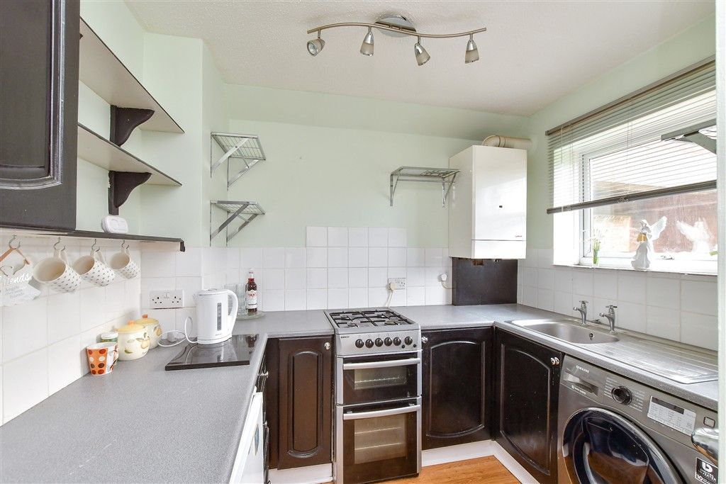 Property photo 2 of 9 Kitchen