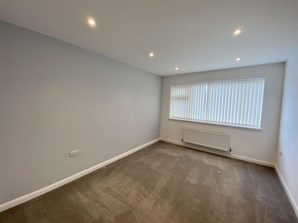 Property photo 2 of 9 12 Foxglove Rd Bedroom.Jpg