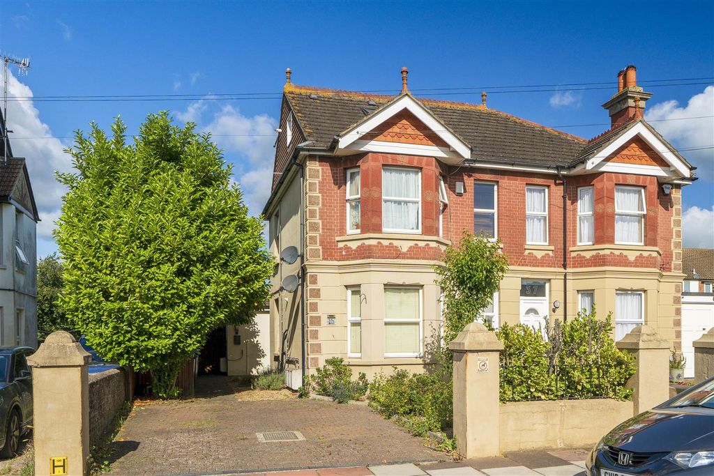 Property photo 1 of 14 For Sale By Aspire Residential | Franklyn Road