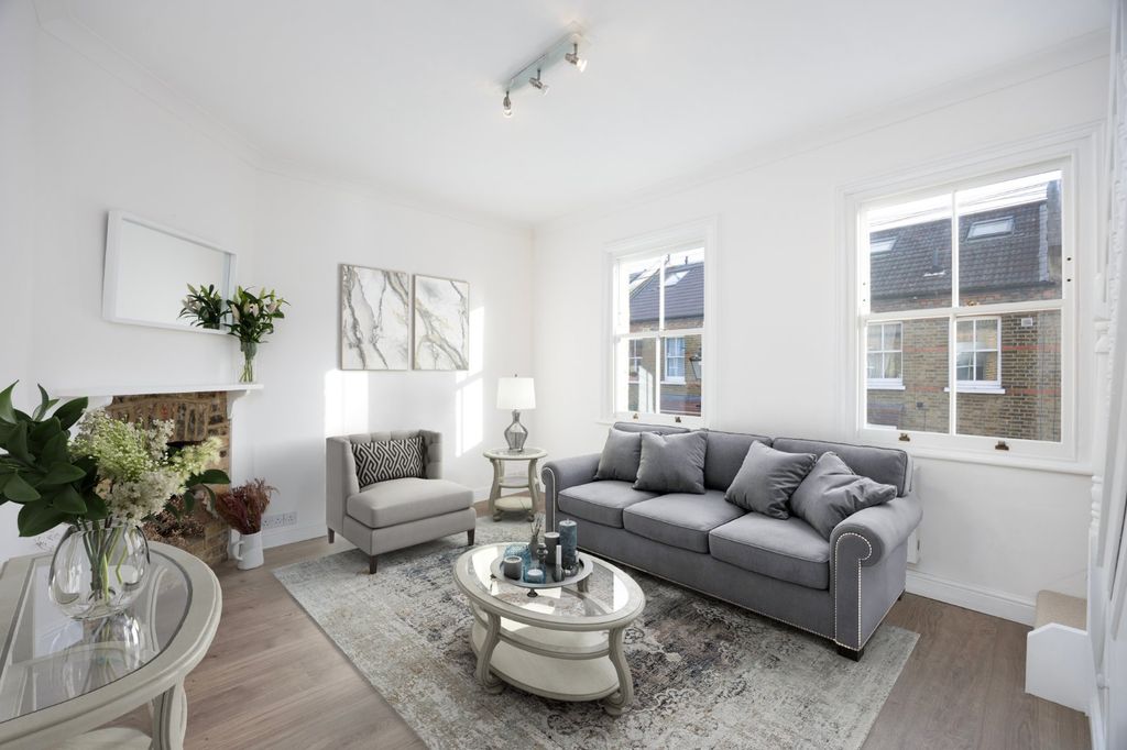 Property photo 2 of 8