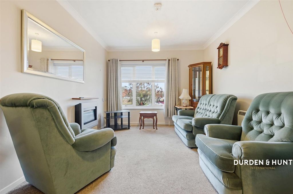 Property photo 2 of 14 Exeter Drive