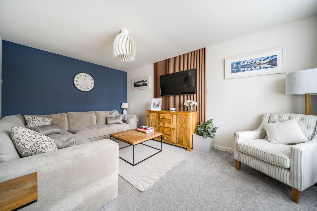 Property photo 2 of 19 1397562-18-6967c0c5E40F3