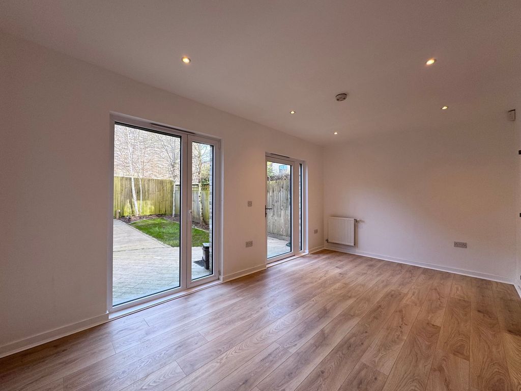 Property photo 3 of 17 Lounge/Dining Area