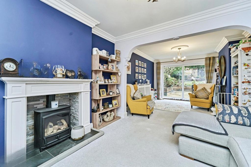 Property photo 2 of 20 Pbox-Img.Jpg