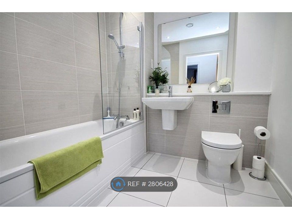 Property photo 3 of 7 Main Bathroom