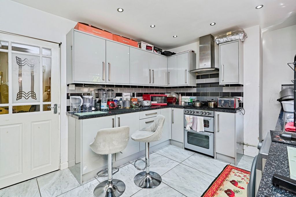 Property photo 3 of 14 Pbox-Img.Jpg