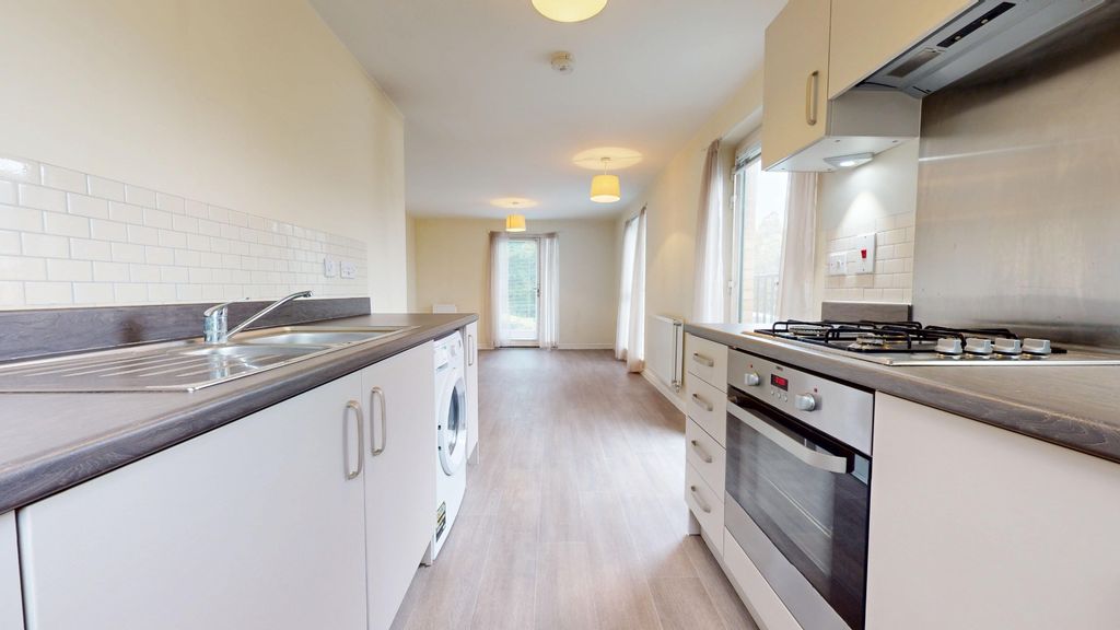 Property photo 2 of 11 4521844