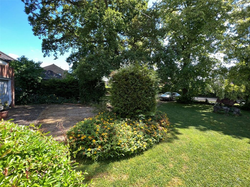 Property photo 2 of 34 Picture No. 29