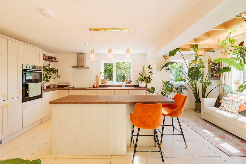 Property photo 2 of 30 5013175