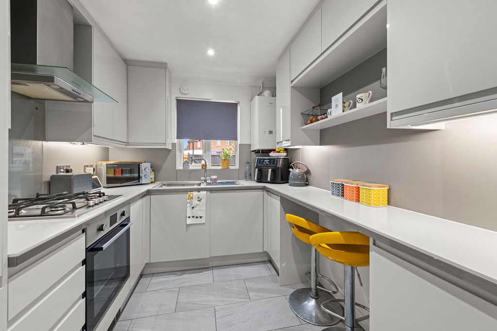 Property photo 2 of 21