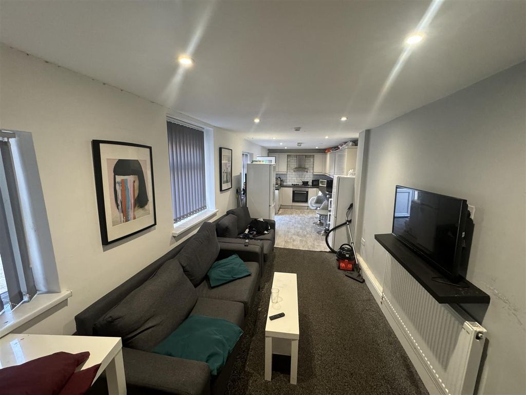 Property photo 2 of 11 Kitchen Diner Full Depth.Jpg