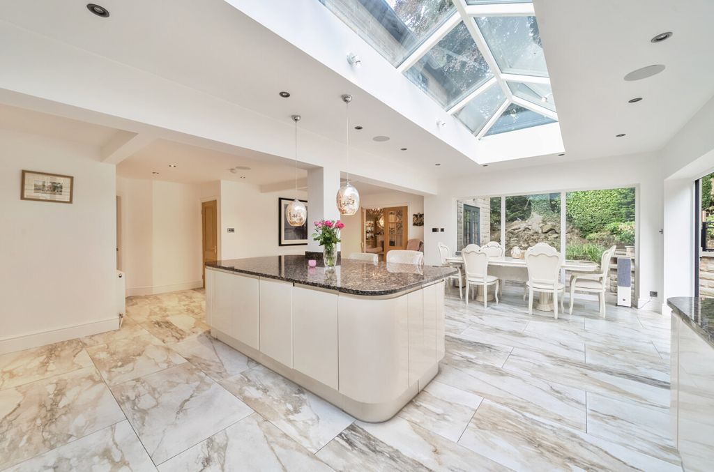 Property photo 2 of 24 1325666-6-68779E4...