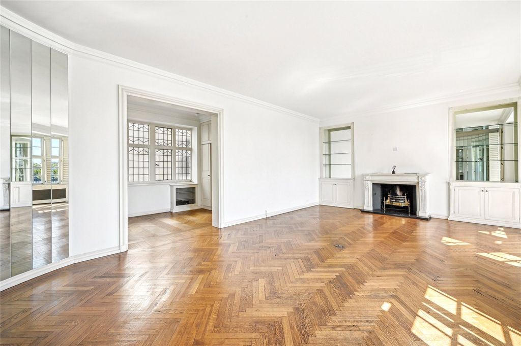 Property photo 3 of 16 Reception