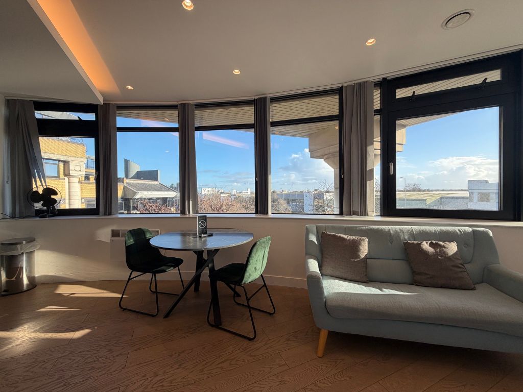 Property photo 1 of 19 Living Room