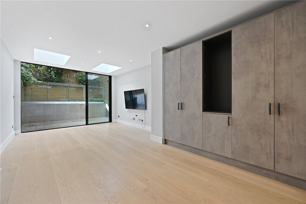 Property photo 1 of 12 Picture No. 10
