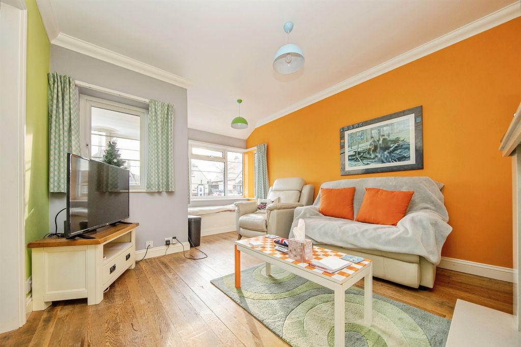 Property photo 2 of 19