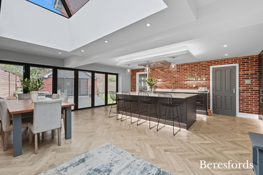 Property photo 3 of 66 Picture No. 58