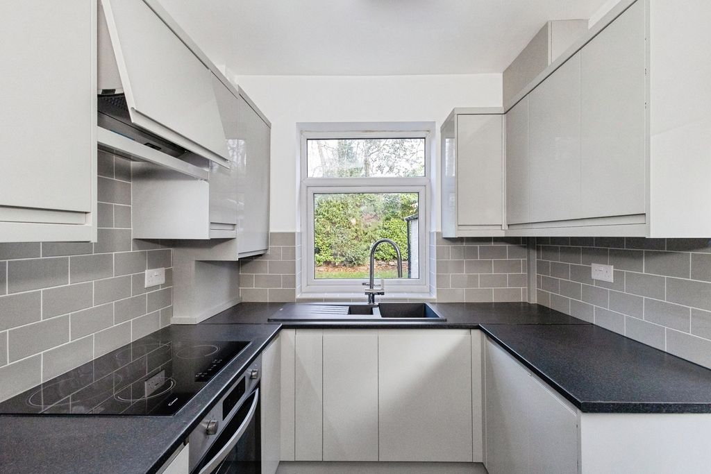 Property photo 2 of 21 Kitchen