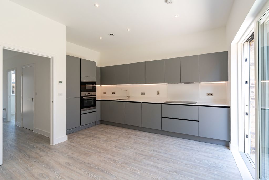 Property photo 1 of 19 Kitchen