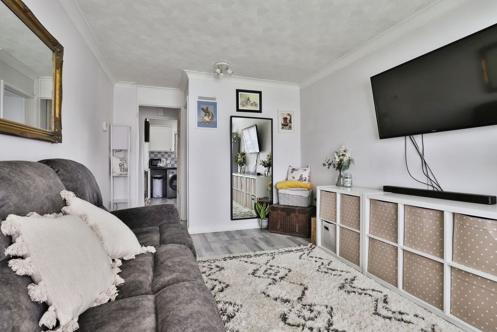 Property photo 3 of 14 Photo