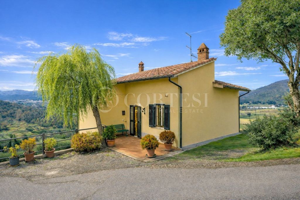 Property photo 1 of 26 Independent Residence With Land And Olive Trees In A Secluded Setting