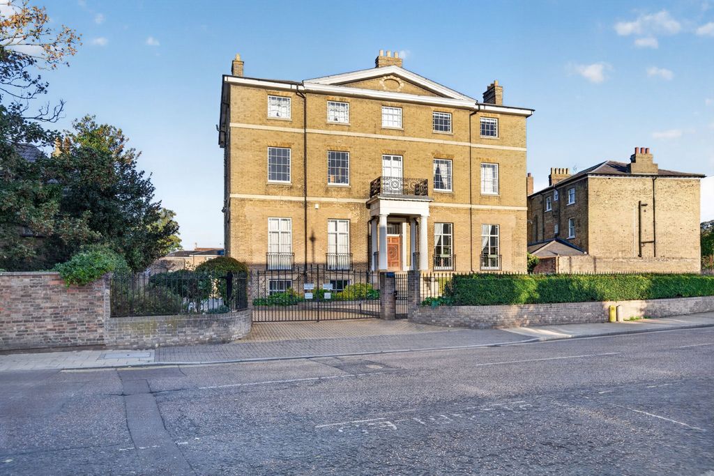 Property photo 1 of 19