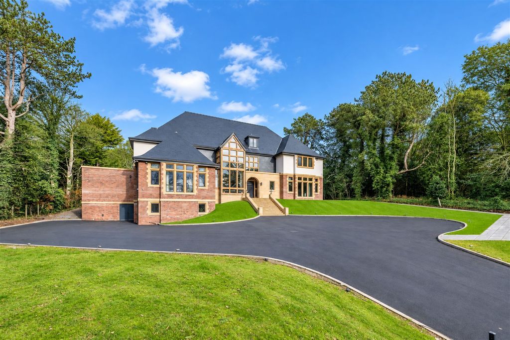 Property photo 1 of 33