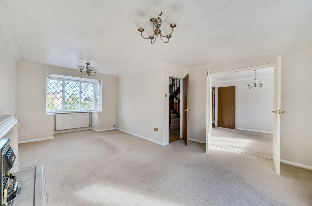 Property photo 3 of 17 1359349-18-68d3c8...