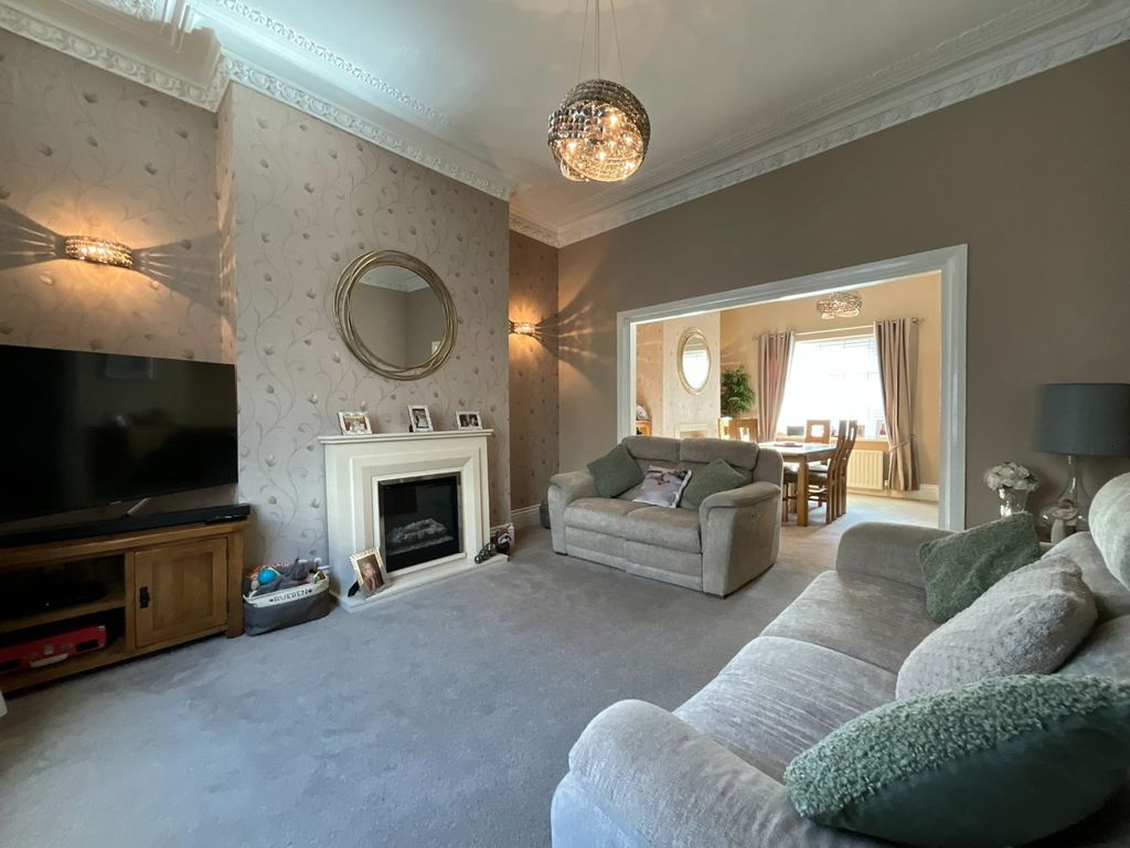 Property photo 1 of 23 4393071