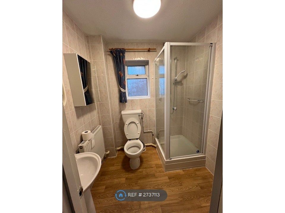 Property photo 3 of 10 Shower Room