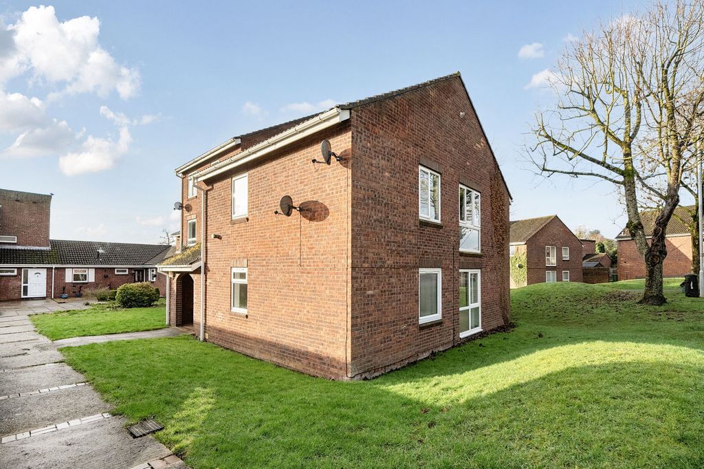 Property photo 2 of 13