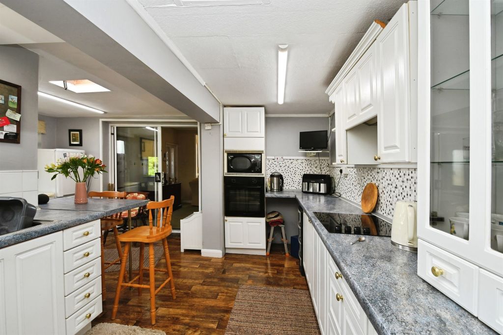 Property photo 3 of 18