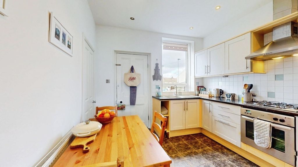 Property photo 3 of 17 Pbox-Img.Jpg