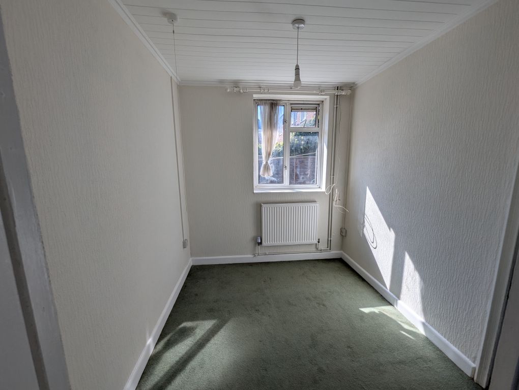 Property photo 3 of 8 Bedroom